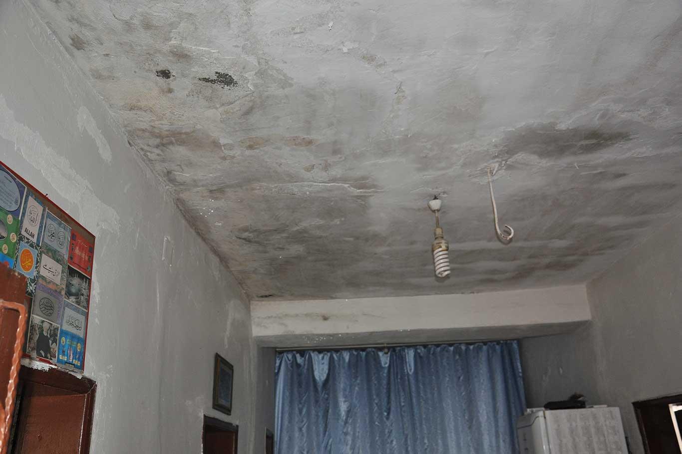 Batmanlı engelli vatandaş, evinin onarılması için yardım bekliyor